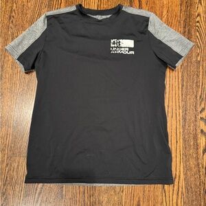 Boys Medium Under Armour Black and Gray Dri-Fit T-Shirt